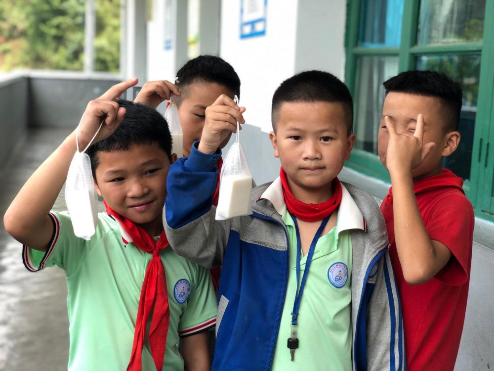 Clean the World Asia - distributing recycled soap for children in China